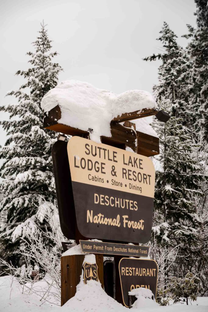 best places to stay oregon, suttle lake lodge and resort, central oregon resort