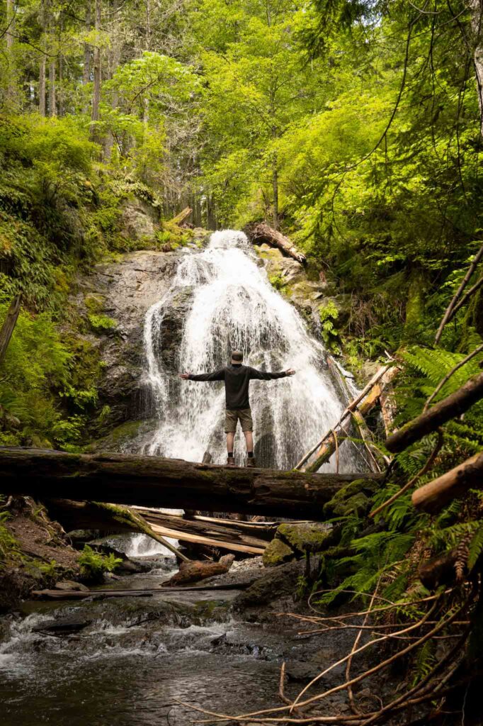 hikes orcas island, cascade waterfall in moran state park